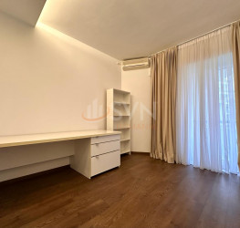 Apartament, 3 rooms with underground parking included Bucuresti/Pipera