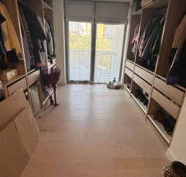 Apartament, 3 rooms with underground parking included Bucuresti/Calea Victoriei