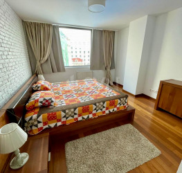 Apartament, 3 rooms with underground parking included Bucuresti/Herastrau