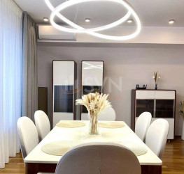 Apartament, 3 rooms with underground parking included Bucuresti/Herastrau