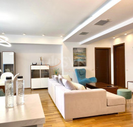 Apartament, 3 rooms with underground parking included Bucuresti/Herastrau