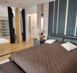 Apartament, 3 rooms with underground parking included Bucuresti/Domenii