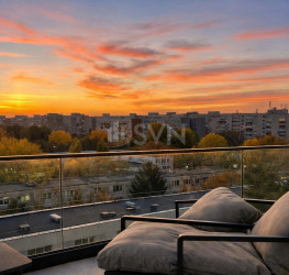 Apartament, 3 rooms with underground parking included Bucuresti/Berceni