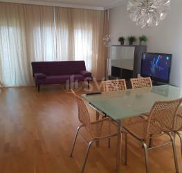 Apartament, 3 rooms with underground parking included Bucuresti/Lacul Tei