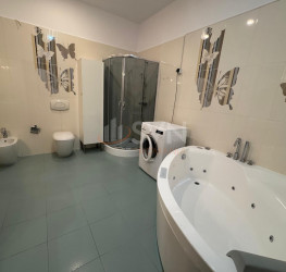 Apartament, 3 rooms with underground parking included Bucuresti/Herastrau