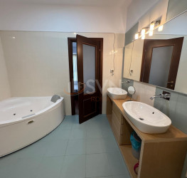 Apartament, 3 rooms with underground parking included Bucuresti/Herastrau