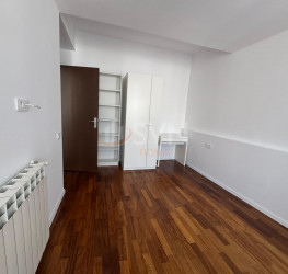 Apartament, 3 rooms with underground parking included Bucuresti/Herastrau