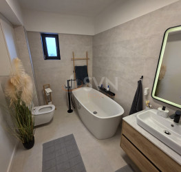 Apartament, 3 rooms with underground parking included Bucuresti/Timpuri Noi