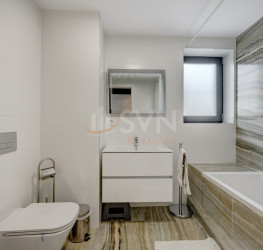 Apartament, 3 rooms with underground parking included Bucuresti/Straulesti