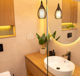 Apartament, 3 rooms with underground parking included Bucuresti/P-ta Unirii