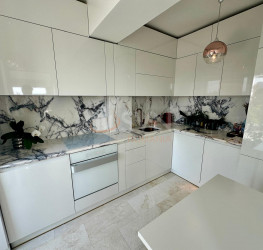 Apartament, 3 rooms with underground parking included Bucuresti/Lacul Tei