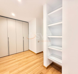 Apartament, 3 rooms with underground parking included Bucuresti/Primaverii