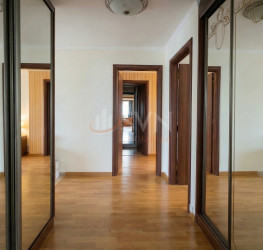 Apartament, 3 rooms with underground parking included Bucuresti/Herastrau