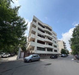 Apartament, 3 rooms with underground parking included Bucuresti/13 Septembrie