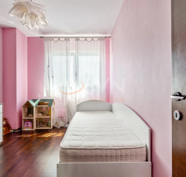 Apartament, 3 rooms with underground parking included Bucuresti/P-ta Victoriei