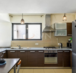 Apartament, 3 rooms with underground parking included Bucuresti/P-ta Victoriei
