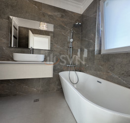 Apartament, 3 rooms with underground parking included Bucuresti/Bucur Obor