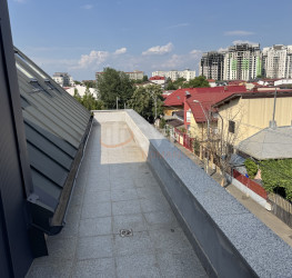 Apartament, 3 rooms with underground parking included Bucuresti/Bucur Obor