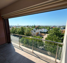 Apartament, 3 rooms with underground parking included Bucuresti/Sisesti