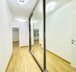 Apartament, 3 rooms with underground parking included Bucuresti/Herastrau