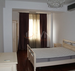 Apartament, 4 camere, 127 mp Bucuresti/Aviatiei