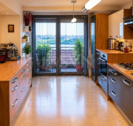 Apartament, 4 camere, 135 mp Bucuresti/Sisesti