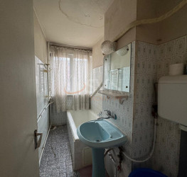 Apartament, 4 camere, 66 mp Bucuresti/P-ta Universitatii