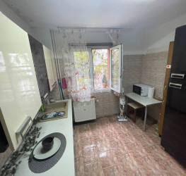 Apartament, 4 camere, 80 mp Bucuresti/Titan
