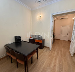 Apartament, 4 camere, 93 mp Bucuresti/Cismigiu