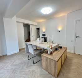 Apartament, 4 camere cu loc parcare exterior inclus Bucuresti/Kiseleff