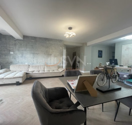 Apartament, 4 camere cu loc parcare exterior inclus Bucuresti/Kiseleff