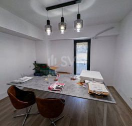 Apartament, 4 camere cu loc parcare exterior inclus Bucuresti/Victoriei