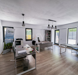 Apartament, 4 camere cu loc parcare exterior inclus Bucuresti/Victoriei