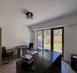 Apartament, 4 camere cu loc parcare exterior inclus Bucuresti/Victoriei