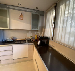 Apartament, 4 camere cu loc parcare exterior inclus Bucuresti/Capitale