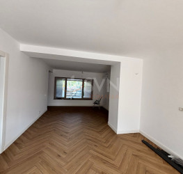 Apartament, 4 camere cu loc parcare exterior inclus Bucuresti/Bucurestii Noi