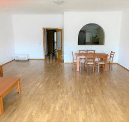 Apartament, 4 camere cu loc parcare exterior inclus Bucuresti/Herastrau