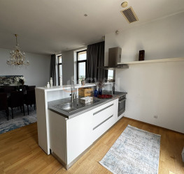 Apartament, 4 camere cu loc parcare exterior inclus Bucuresti/Baneasa