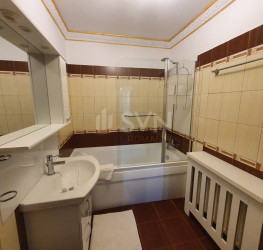 Apartament, 4 camere cu loc parcare exterior inclus Bucuresti/Baneasa