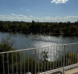 Apartament, 4 camere cu loc parcare exterior inclus Bucuresti/Andronache