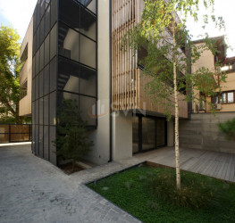 Apartament, 4 camere cu loc parcare exterior inclus Bucuresti/Dorobanti