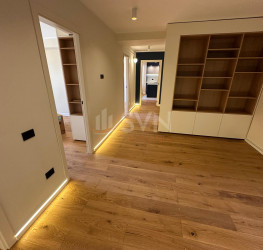 Apartament, 4 camere cu loc parcare exterior inclus Bucuresti/Aviatorilor