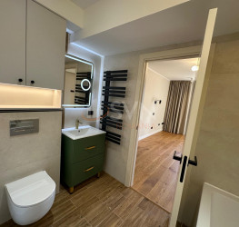 Apartament, 4 camere cu loc parcare exterior inclus Bucuresti/Aviatorilor