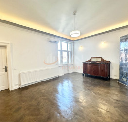 Apartament, 4 camere cu loc parcare exterior inclus Bucuresti/Dorobanti