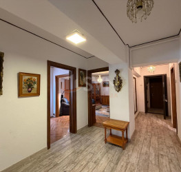 Apartament, 4 camere cu loc parcare exterior inclus Bucuresti/P-ta Unirii