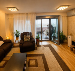 Apartament, 4 camere cu loc parcare exterior inclus Bucuresti/Baneasa
