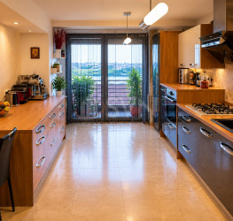Apartament, 4 camere cu loc parcare exterior inclus Bucuresti/Baneasa