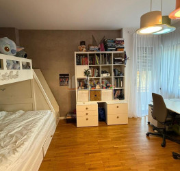 Apartament, 4 camere cu loc parcare exterior inclus Bucuresti/Dorobanti