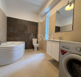 Apartament, 4 camere cu loc parcare exterior inclus Bucuresti/Mihai Bravu