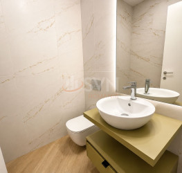 Apartament, 4 camere cu loc parcare exterior inclus Bucuresti/Dacia